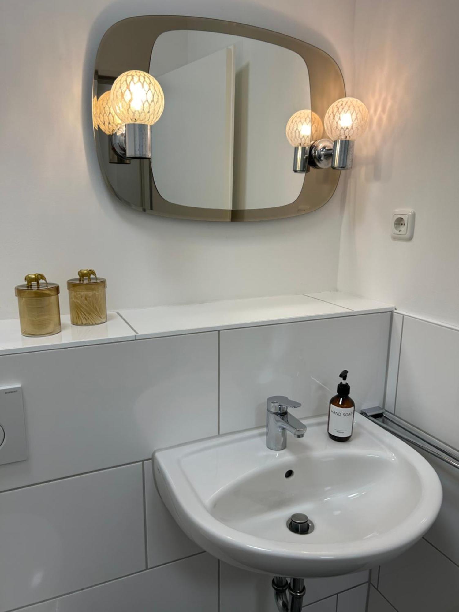 35 Qm Grosses Apartment Mit Eigenem Badezimmer In Den Elbvororten Amburgo Esterno foto